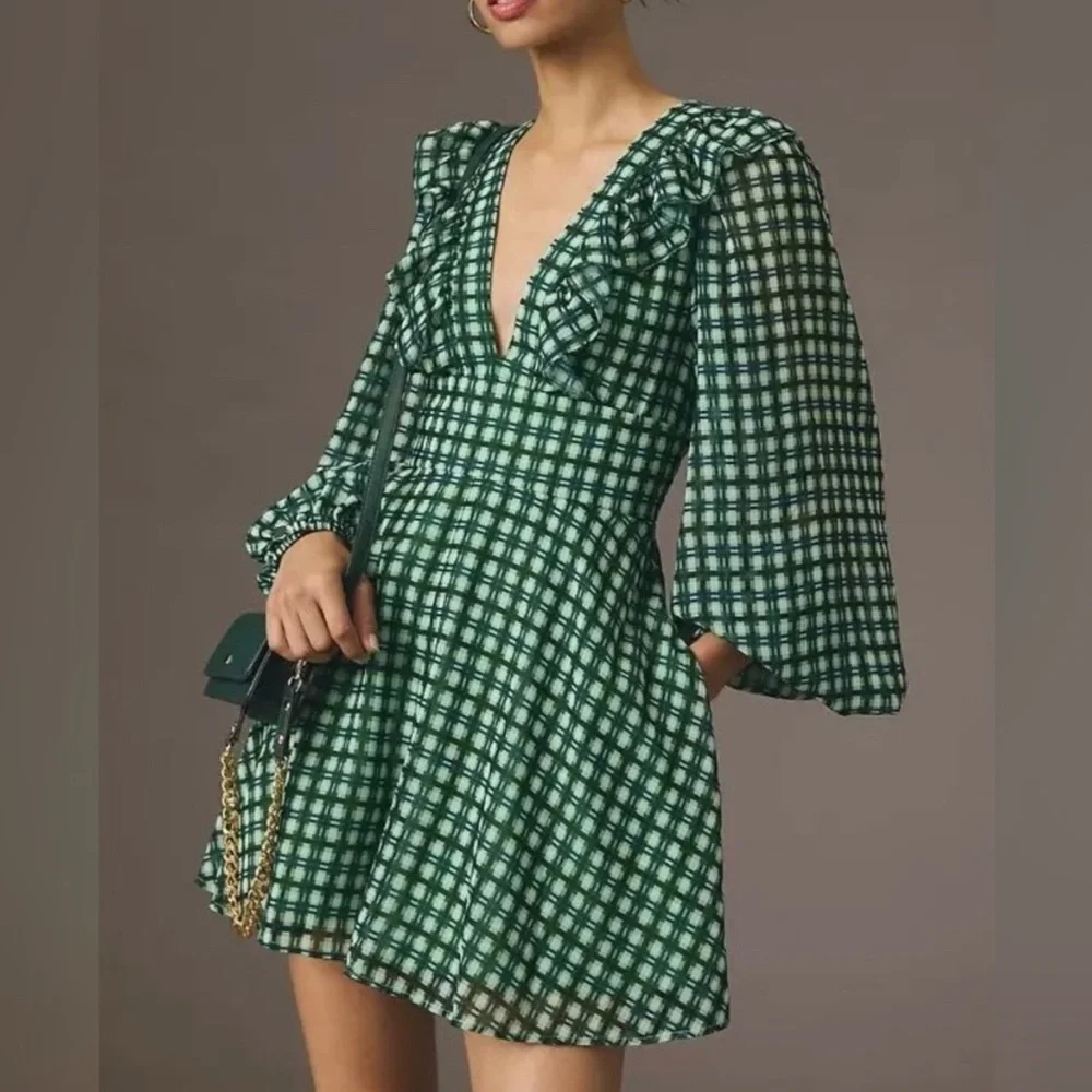 Anthropologie Hutch Deep-V Ruffled Romper in Emerald Green, Size small - Picture 3 of 13